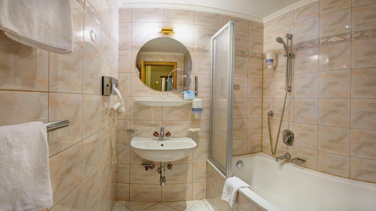 Strass- Aparthotel マイヤーホーフェン エクステリア 写真