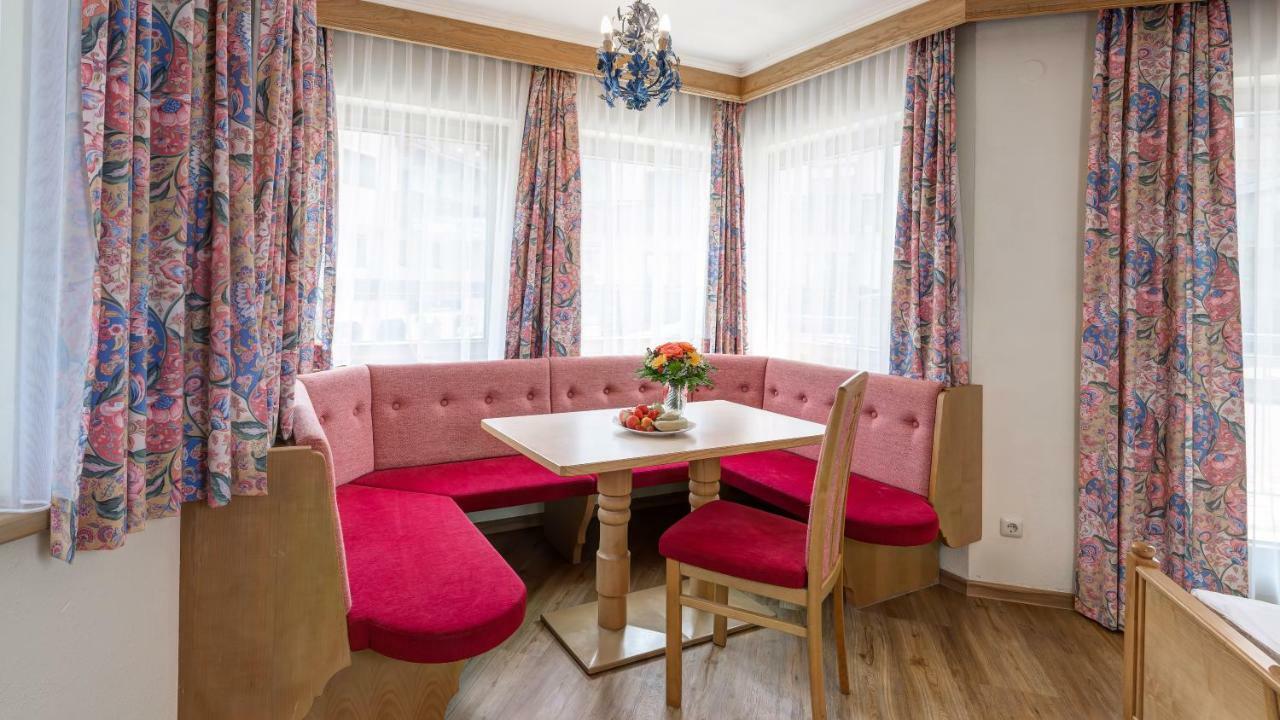 Strass- Aparthotel マイヤーホーフェン エクステリア 写真